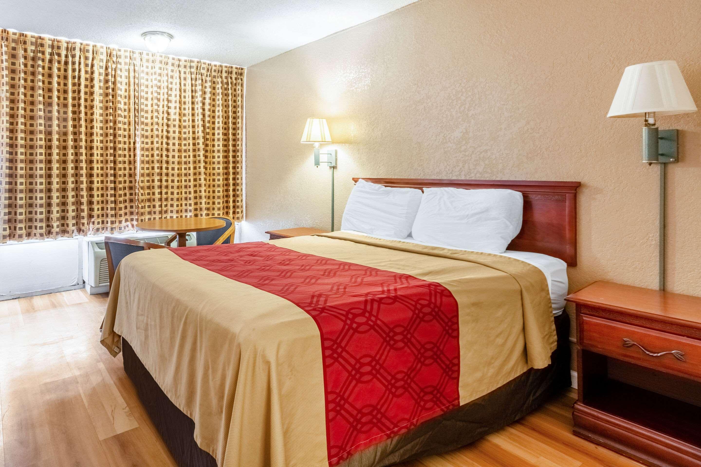 Econo Lodge Inn & Suites Near Bricktown Oklahoma City Kültér fotó