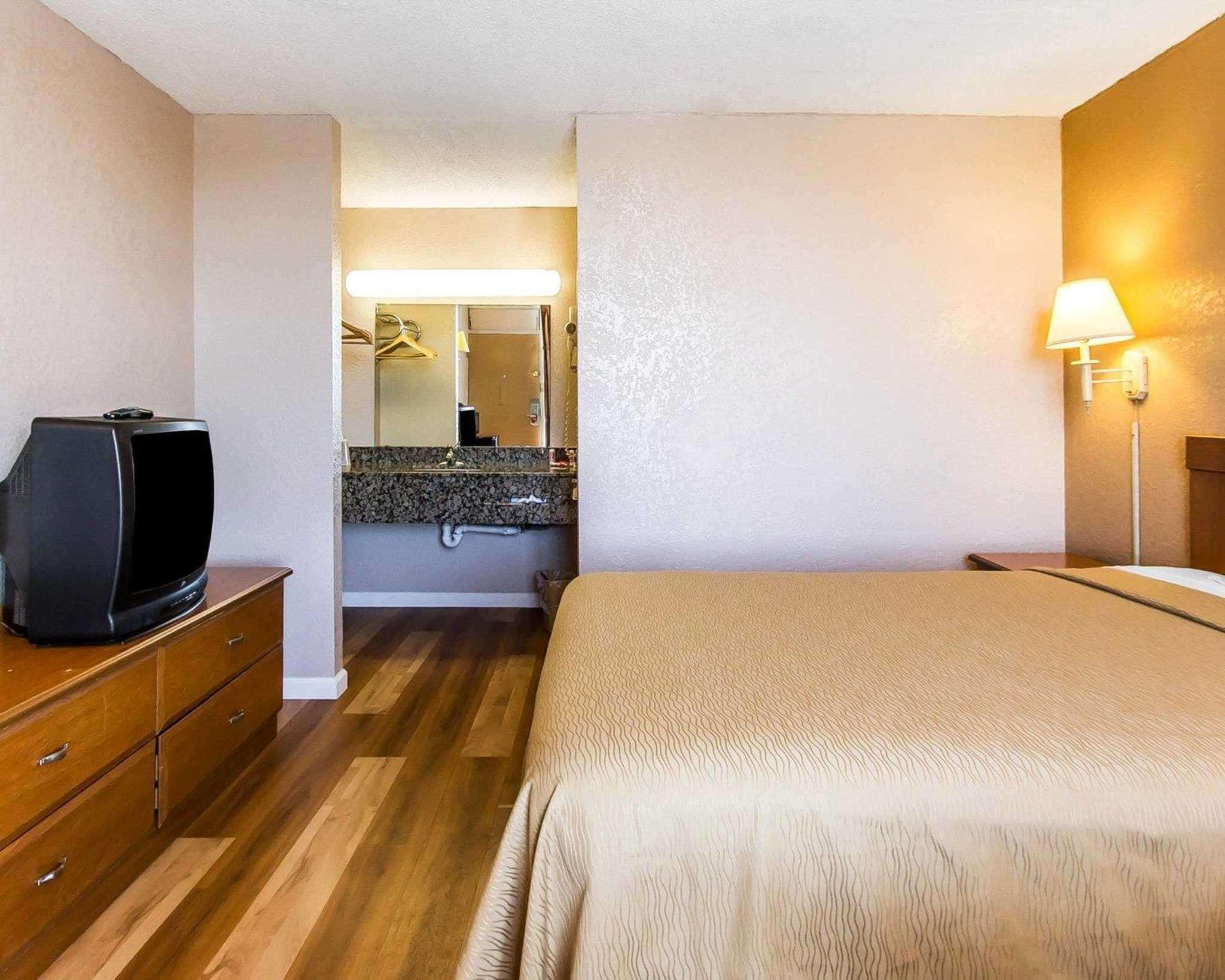 Econo Lodge Inn & Suites Near Bricktown Oklahoma City Kültér fotó